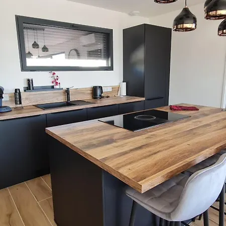 Tres Belle Contemporaine Villa