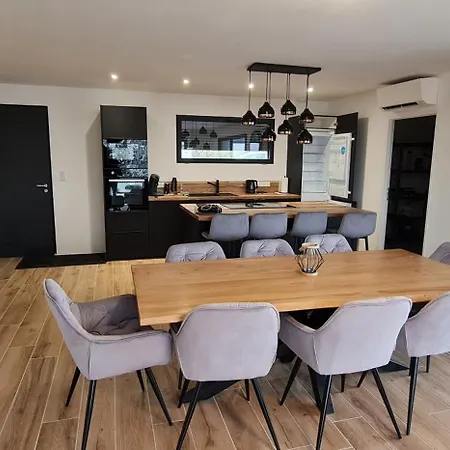 Tres Belle Contemporaine Villa *